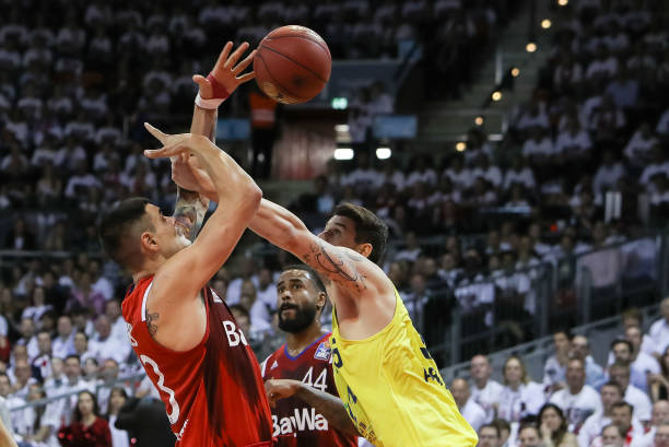 型双重角色 型双重角色