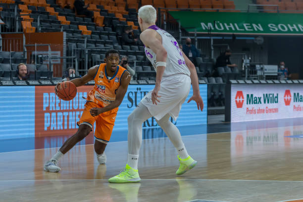 一方面强化 一方面强化